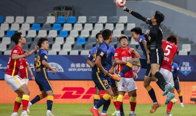 柠檬体育直播-德比保级战闷平告终 微弱领先的广州队形势最危？